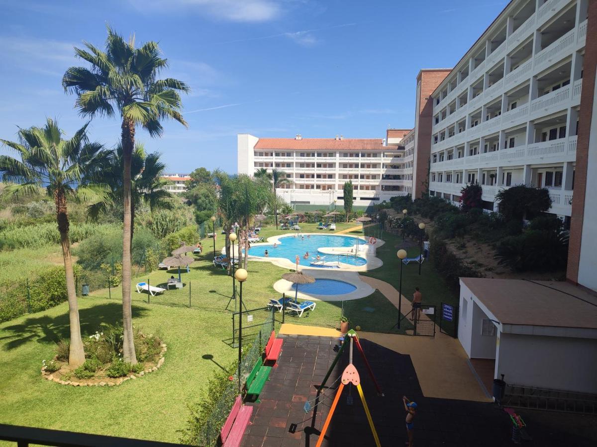 Apartamento Junto A La Playa Zona Tranquila Манилва Экстерьер фото